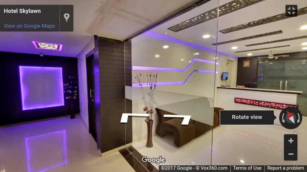 Skylawn Hotel Сурат Екстериор снимка